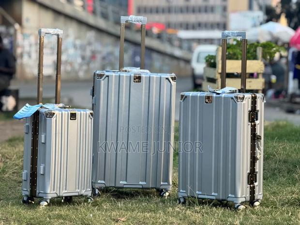 Zipless Trolling Traveling Luxurious Cabin Luggage Three in One photo 3