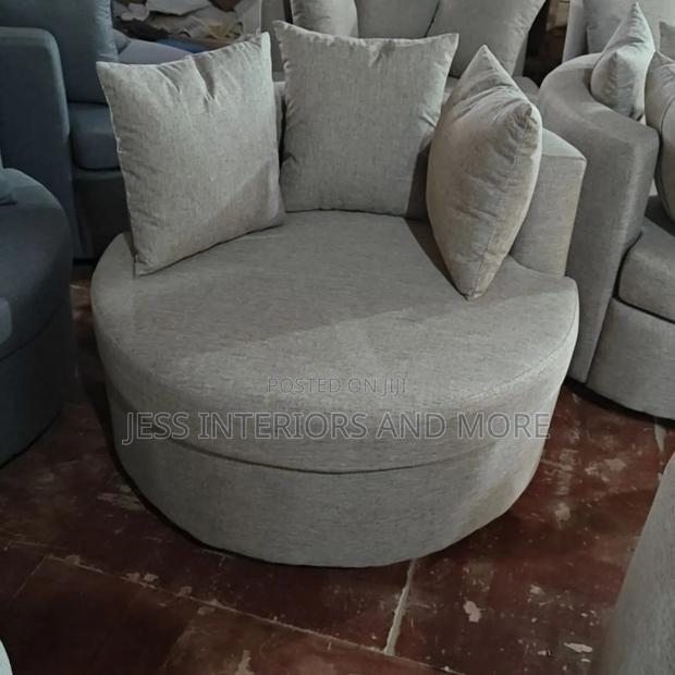 Accent Swivel Chair (Round) photo 2