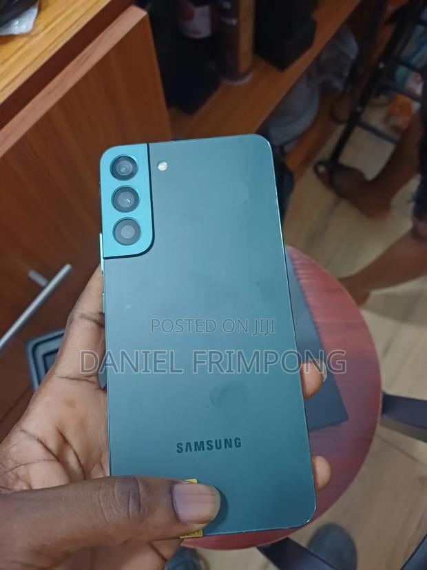 New Samsung Galaxy S22+ 5G 256 GB Blue photo 3