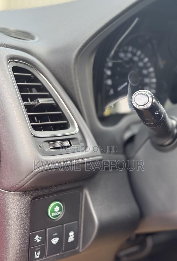 Honda HR-V 4dr SUV (1.5L 4cyl CVT) 2016 Red