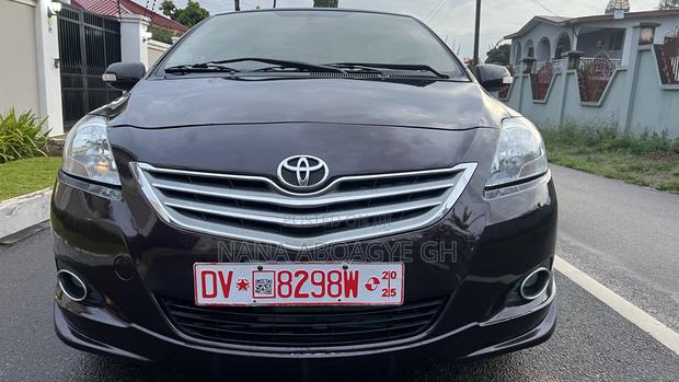 Toyota Belta 2010 Brown
