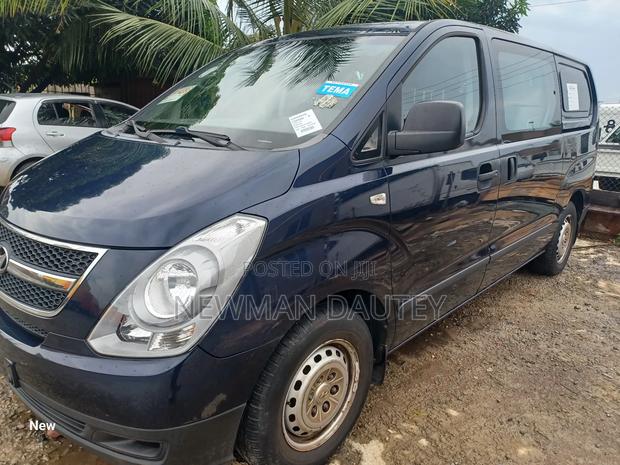 Hyundai H1 2009 Blue