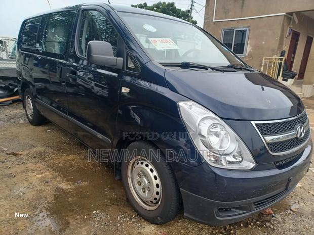 Hyundai H1 2009 Blue