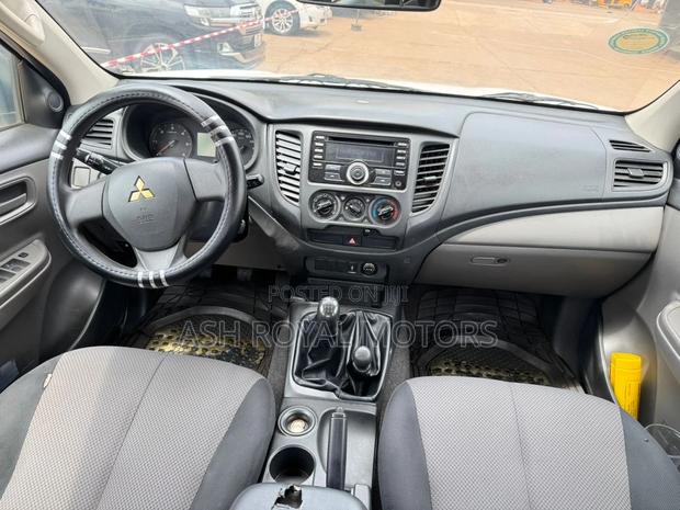 Mitsubishi L200 Double Cab 2.4 181hp 4WD 2017 White