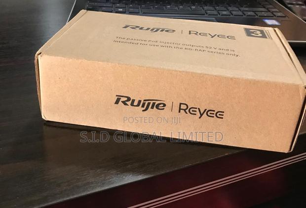 Seamless Power Delivery: Rg-poe-at30 1-port Gigabit Poe Injector · Photo 2