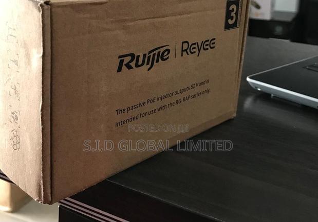 Plug-and-play Power With Rg-poe-at30 Poe Injector · Photo 2
