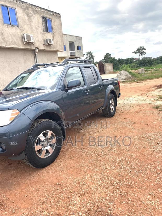 Nissan Frontier PRO-4X 4x4 Crew Cab 4.75 ft. box 125.9 in. WB 2013 Blue