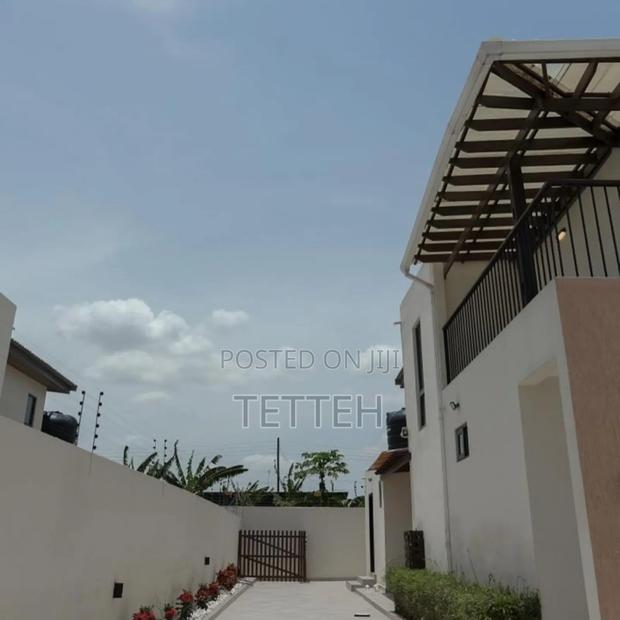 Fully Furnished 3 Bedrooms Self Compound (Airbnb) · Photo 2