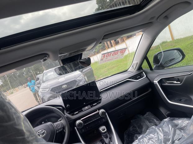 Toyota RAV4 2024 Gray