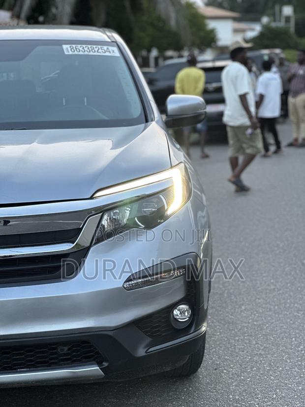 Honda Pilot LX 2021 Silver