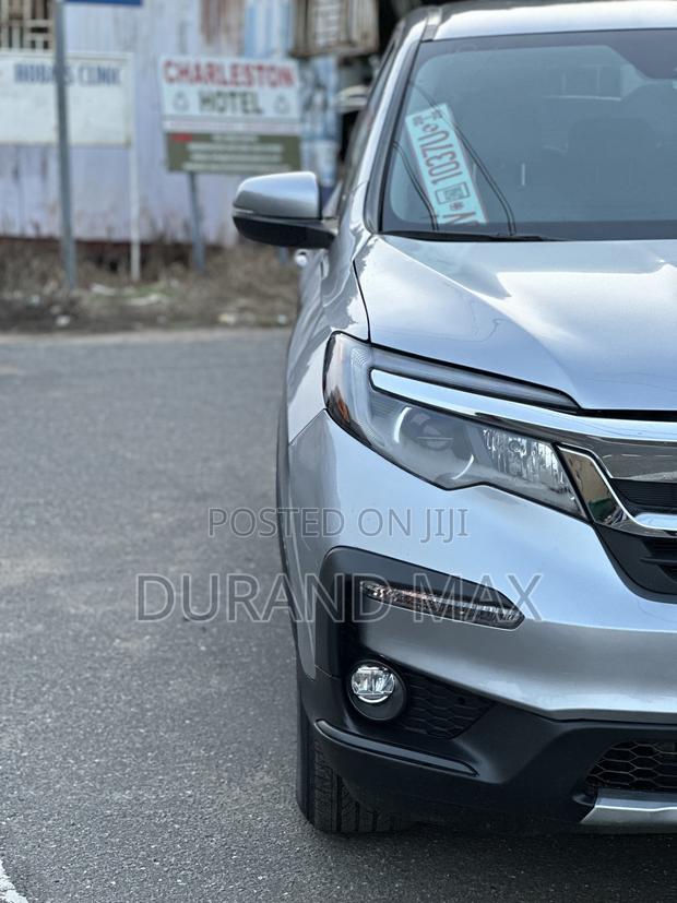 Honda Pilot LX 2021 Silver