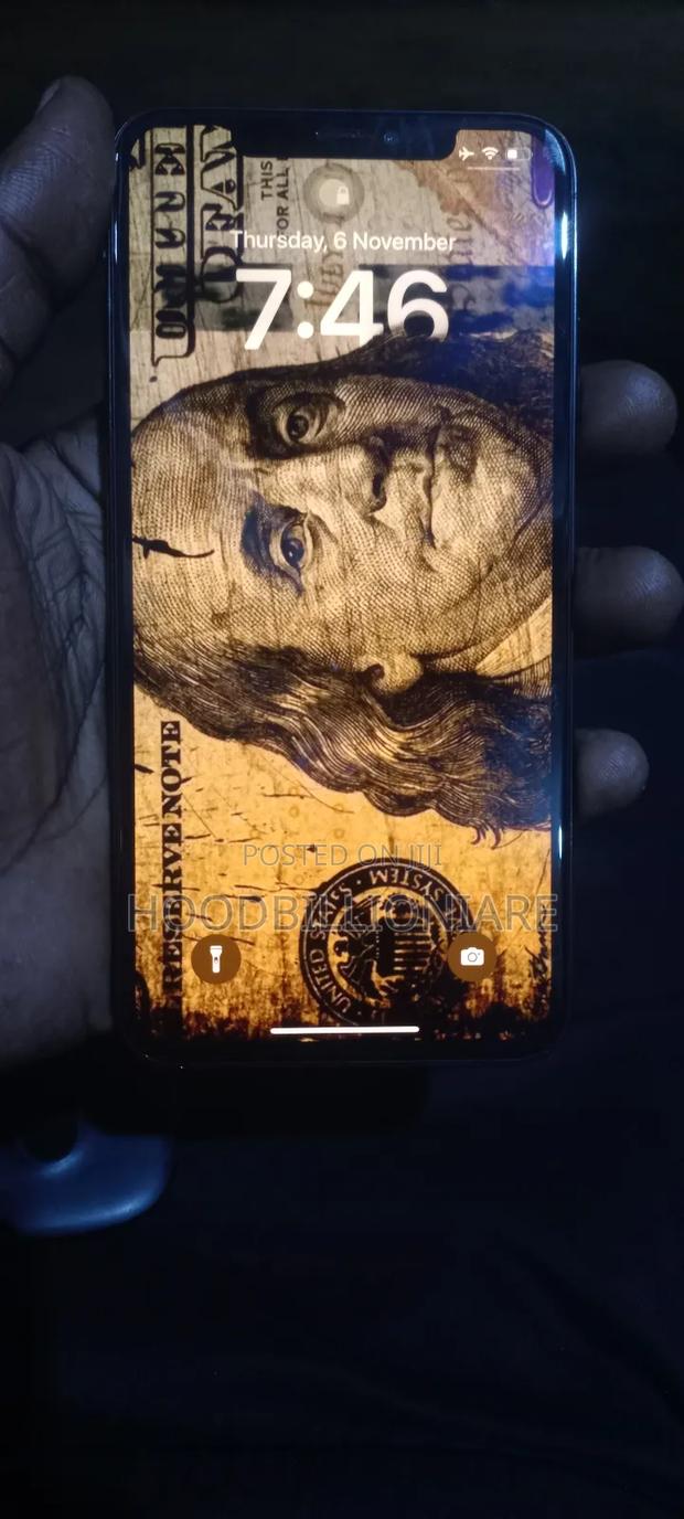 Apple iPhone XS Max 64 GB Black · Photo 4