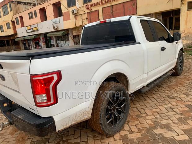 Ford F-150 Lariat 4x2 SuperCab Styleside 8 ft. box 163 in. WB 2016 White