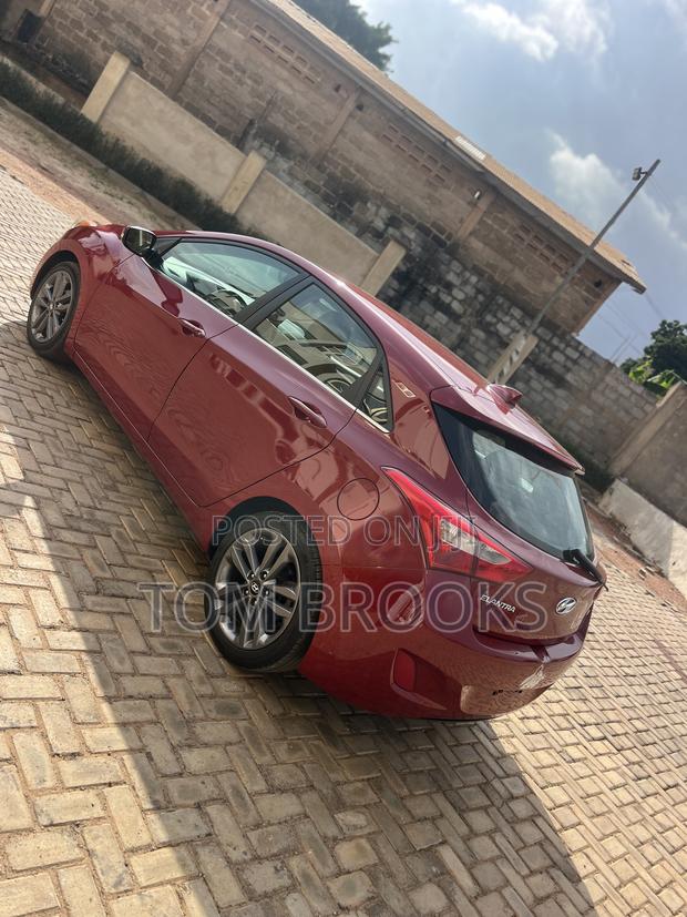 Hyundai Elantra Limited Sedan FWD (1.8L 4cyl 6A) 2016 Red