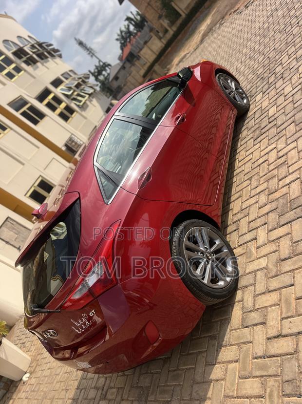 Hyundai Elantra Limited Sedan FWD (1.8L 4cyl 6A) 2016 Red