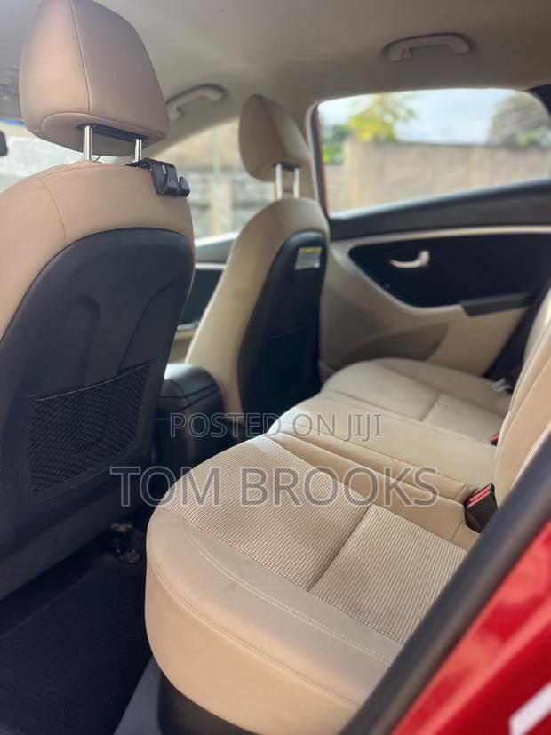 Hyundai Elantra Limited Sedan FWD (1.8L 4cyl 6A) 2016 Red