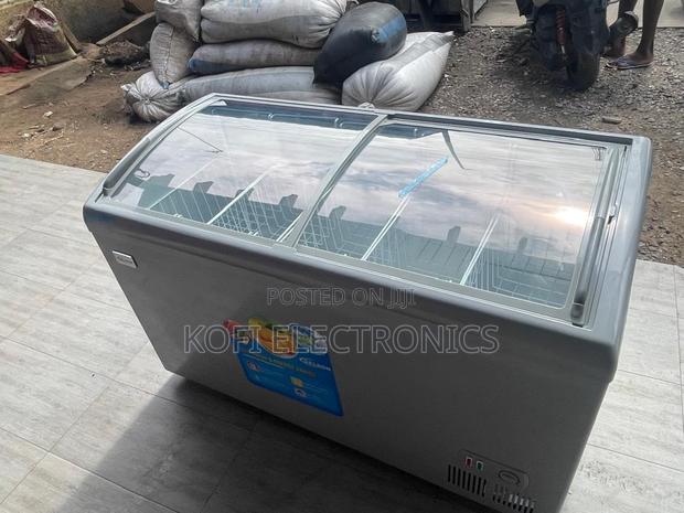 Delron 258l Frostsphere Quantum Showcase Freezer · Photo 2