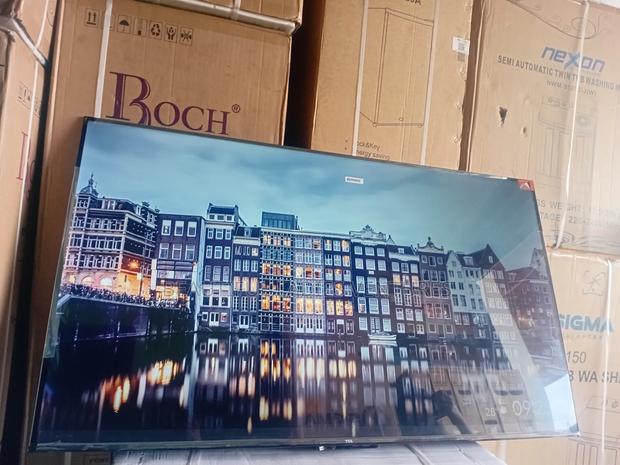Massive Looking TCL Big Screen, Big Fun 55-Inch Smart Led Tv TCL · Photo 4