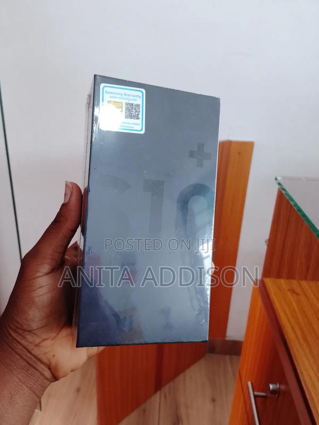 New Samsung Galaxy S10 Plus 512 GB Black · Photo 4