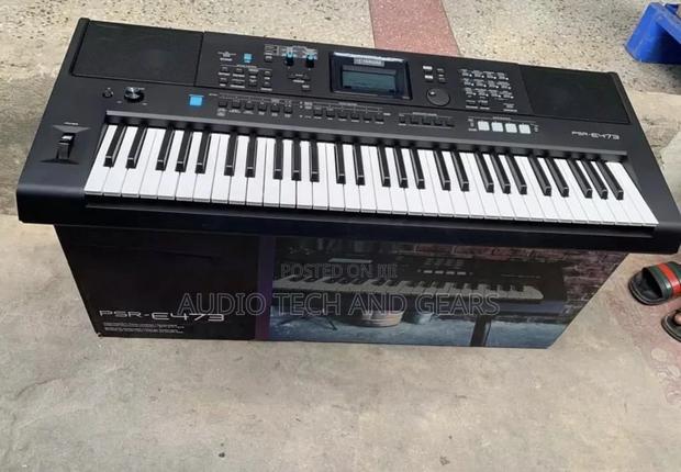 Yamaha PSR-473 61-Keys Electronic Keyboard · Photo 3