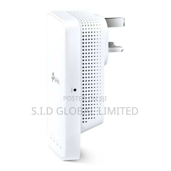 Tp-link Ac1200 Eliminate Weak Signal Areas By Plugging In Every Deco · Photo 2