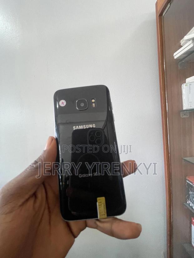 Samsung Galaxy S7 edge 128 GB Black photo 2