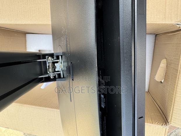 27 Inches Dell Edgeless Monitor (Brand New) photo 4