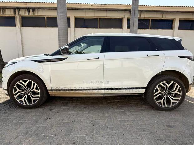 Land Rover Range Rover Evoque 2025 White photo 3