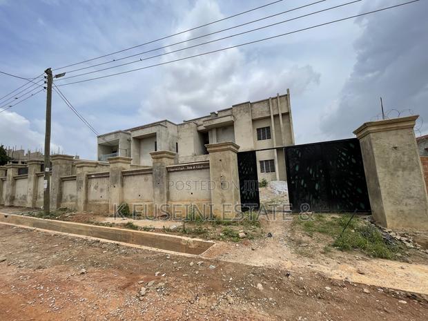 4 Bedrooms For Sale In Kumasi Abrepo photo 8