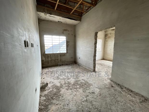 4 Bedrooms For Sale In Kumasi Abrepo photo 6