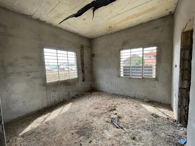 4 Bedrooms For Sale In Kumasi Abrepo photo 11