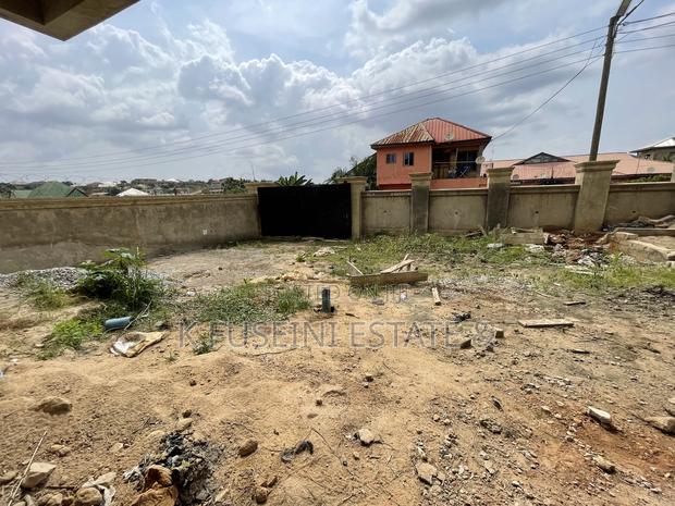 4 Bedrooms For Sale In Kumasi Abrepo photo 4
