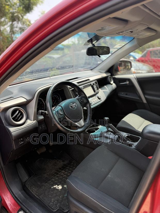 Toyota RAV4 XLE AWD (2.5L 4cyl 6A) 2016 Red