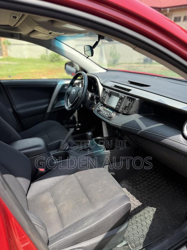 Toyota RAV4 XLE AWD (2.5L 4cyl 6A) 2016 Red