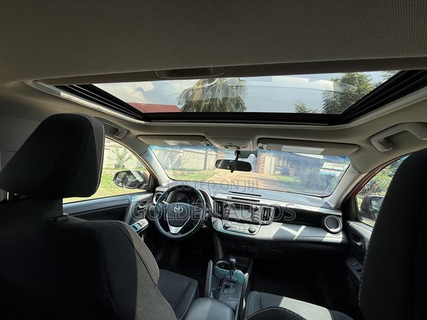 Toyota RAV4 XLE AWD (2.5L 4cyl 6A) 2016 Red