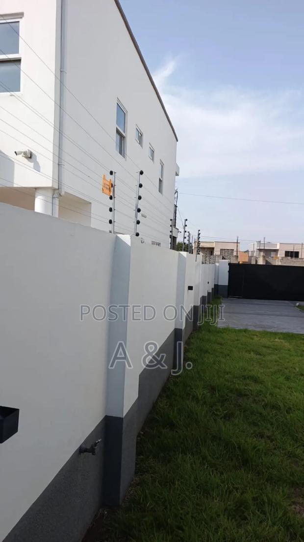 Electric Fencing · Photo 4