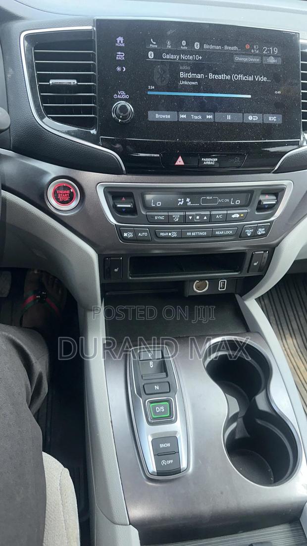 Honda Pilot LX 2021 Silver