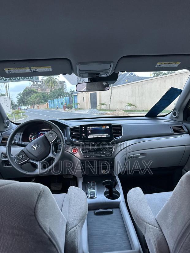 Honda Pilot LX 2021 Silver