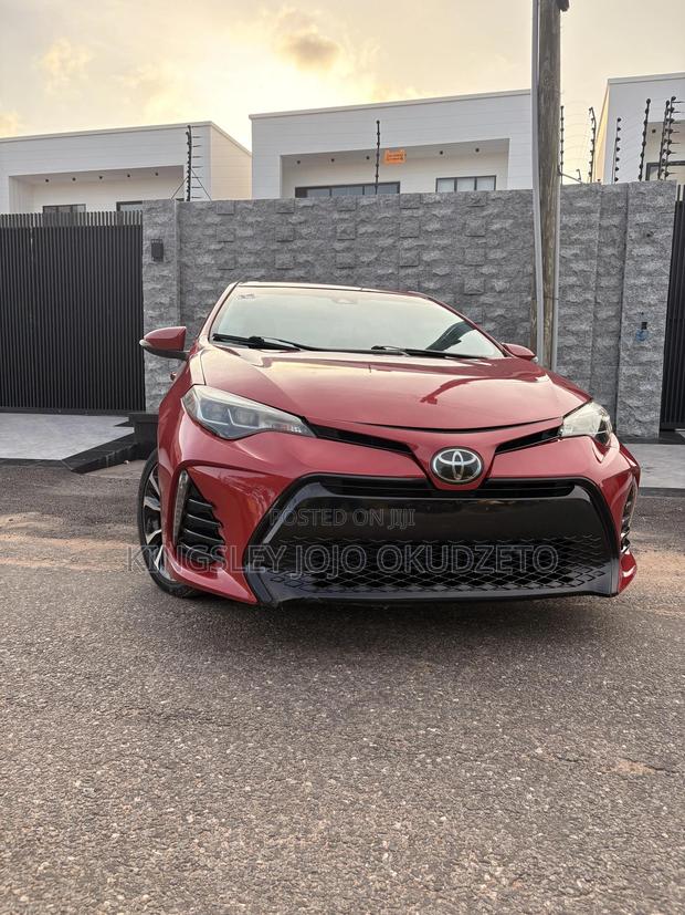Toyota Corolla SE (1.8L 4cyl 2A) 2018 Red