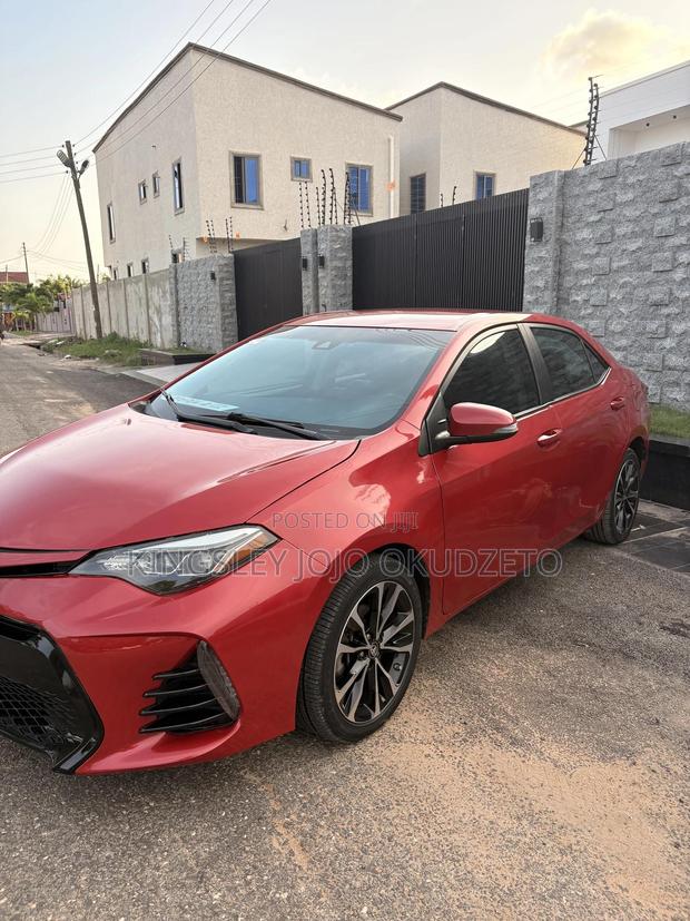 Toyota Corolla SE (1.8L 4cyl 2A) 2018 Red