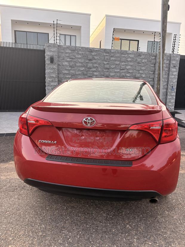Toyota Corolla SE (1.8L 4cyl 2A) 2018 Red