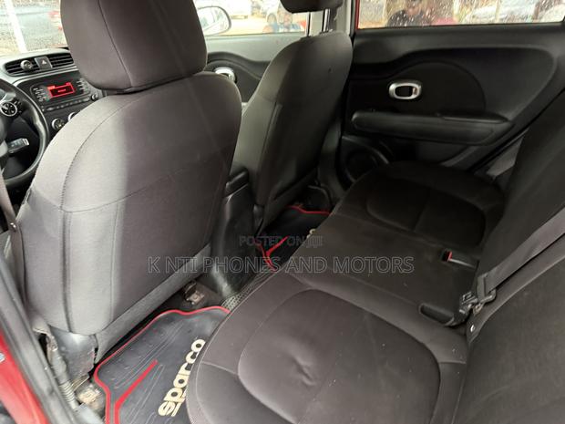 Kia Soul Hatchback 2016 Red photo 3
