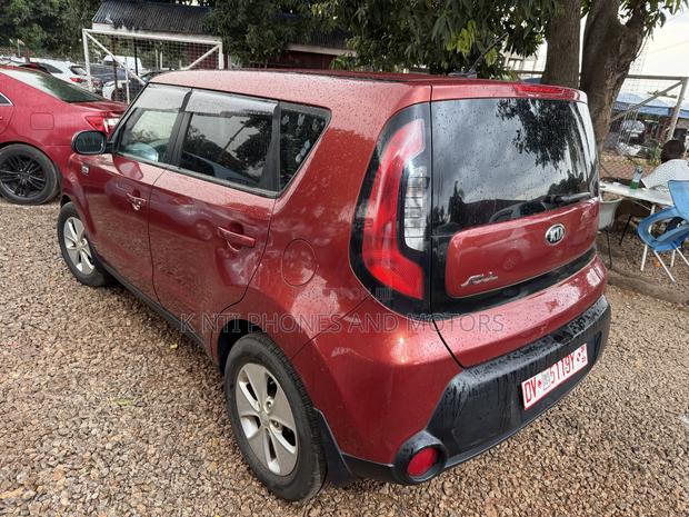 Kia Soul Hatchback 2016 Red photo 2