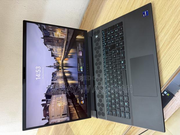 New Laptop Dell Alienware M18 R2 64GB Intel Core I9 SSD 2T
