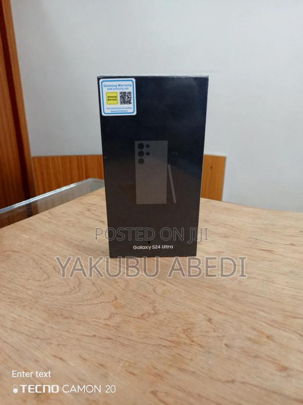 New Samsung Galaxy S24 Ultra 256 GB Black photo 2