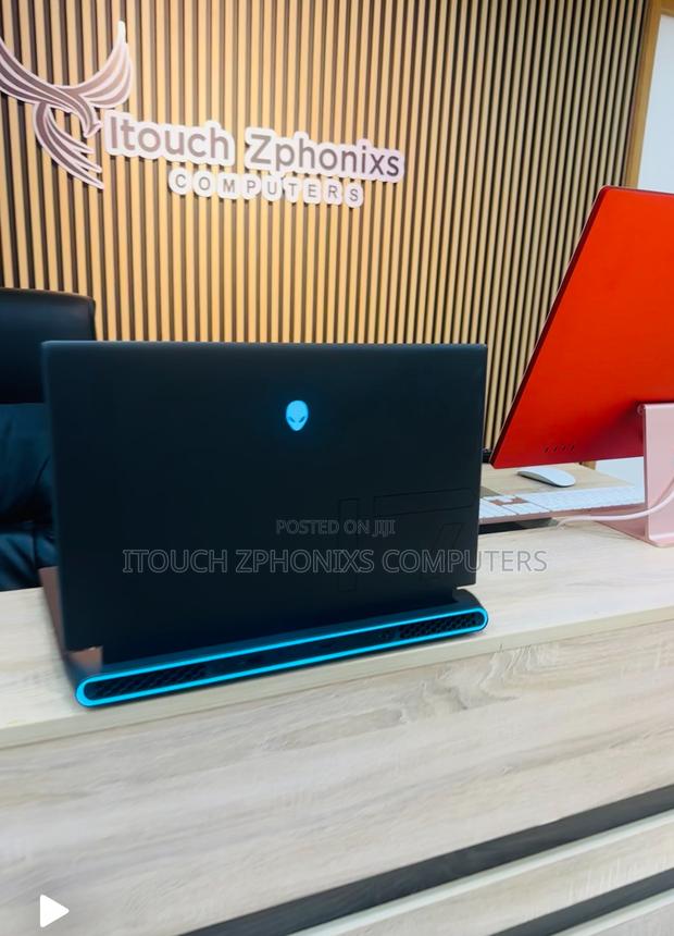 Laptop Dell Alienware M17 R5 16GB AMD Ryzen 7 SSD 1T