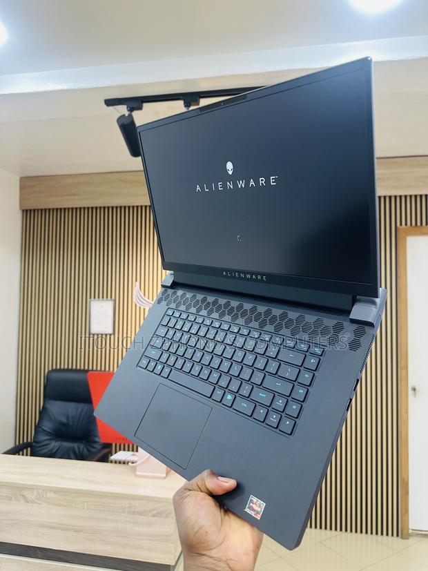 Laptop Dell Alienware M17 R5 16GB AMD Ryzen 7 SSD 1T photo 2