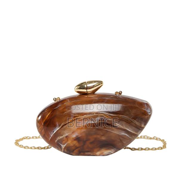 Elegant Blue Oval Clutch Bag – Stylish Unique Acryclic Design photo 3