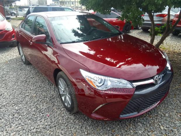 Toyota Camry XLE 4dr Sedan (2.5L 4cyl 6A) 2017 Red photo 8