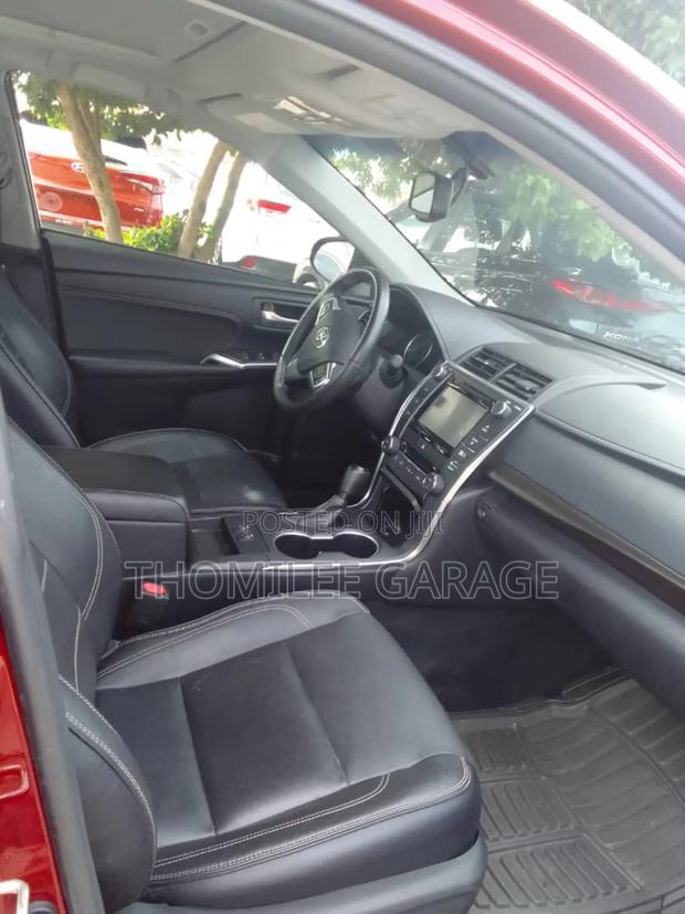 Toyota Camry XLE 4dr Sedan (2.5L 4cyl 6A) 2017 Red photo 9